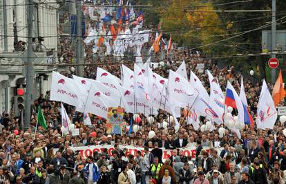 Na ulicama Moskve i Madrida posvjedovalo više tisuća ljudi