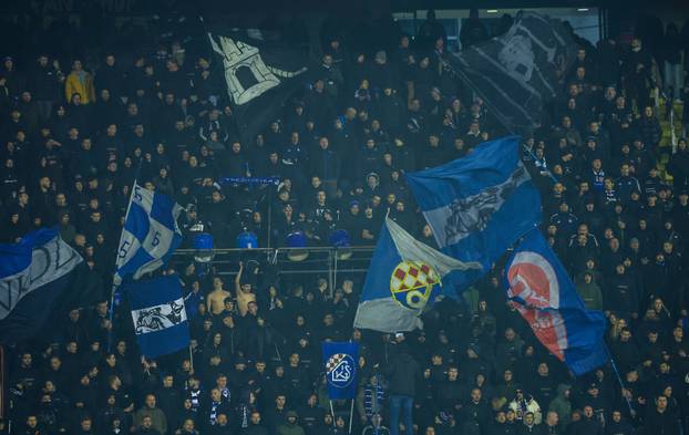 Zagreb: Navijači na susretu Dinama i Slaven Belupa