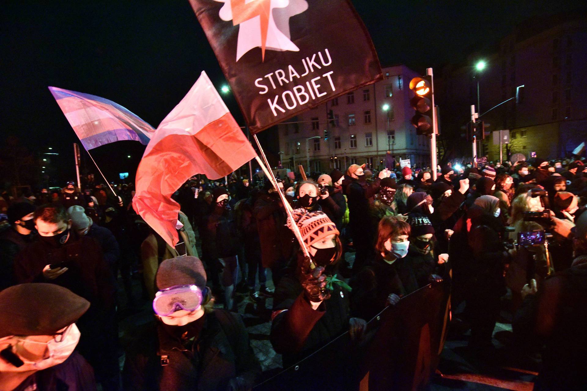 U Poljskoj skandalozni zakon o pobačaju, prosvjednici prijete da će blokirati Varšavu