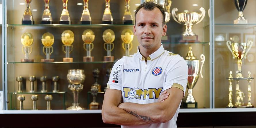 Navijači NEC-a: Zar u Hajduku zapošljavaju 'slijepe' skaute?!