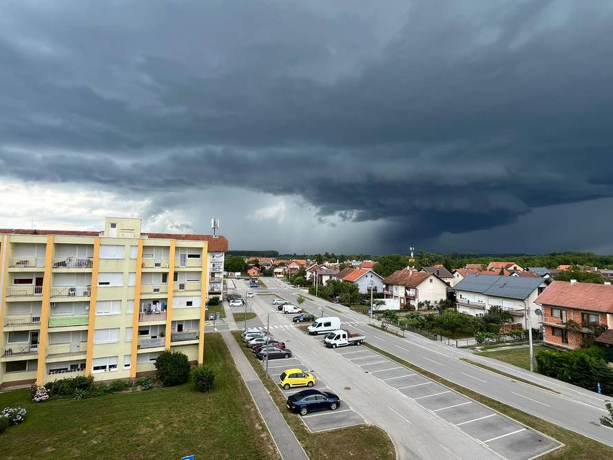 Hrvatsku prekrile superćelije. Stručnjaci: 'Njihove struje su se rotirale brzinom od 180 km/h'