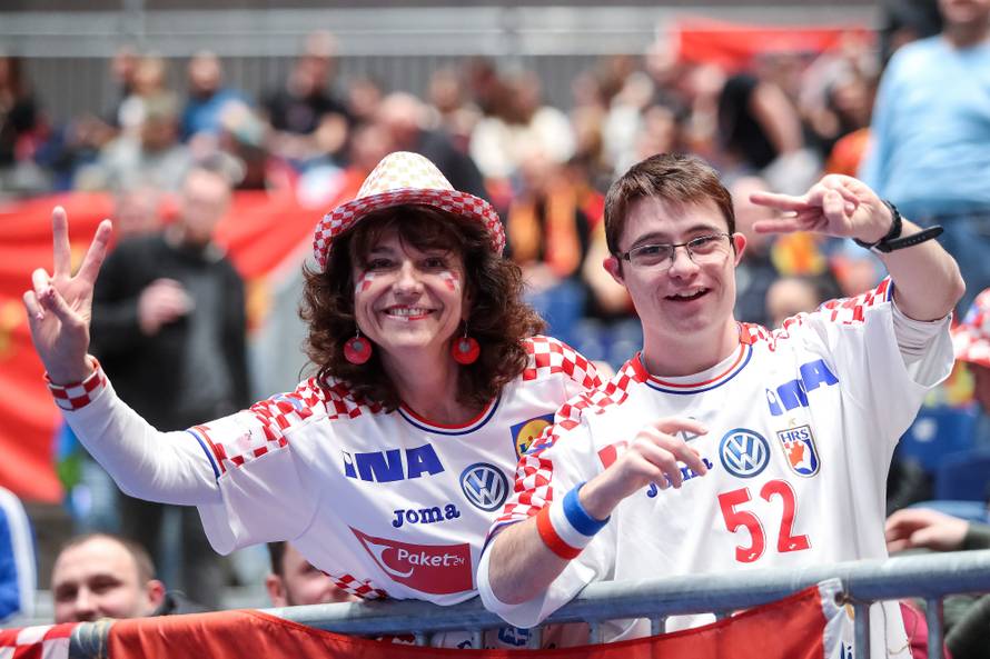 U boj, u boj: Podrška navijača u Grazu kao da smo u Hrvatskoj!