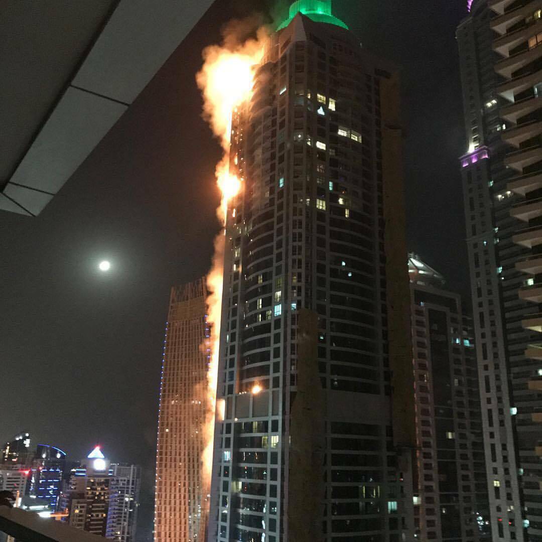 VIDEO Veliki požar u Dubaiju: Pored najviše zgrade na svijetu gorio neboder od 35 katova