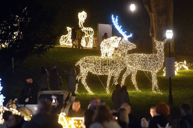U dvorcu Trakošćan otvorena je izložba svjetlosnih skulptura "Dvorac svjetla"