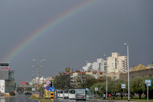 Zadar: Nakon pljuska nad gradom se pojavila duga