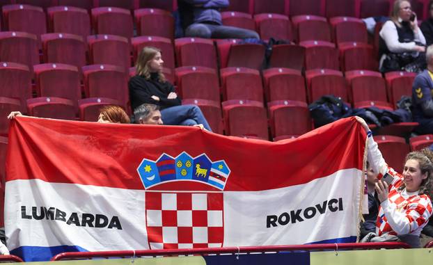 Malmo: Navijači na tribinama prije utakmice Hrvatske protiv Slovenije u drugom krugu EHF Europskog prvenstva