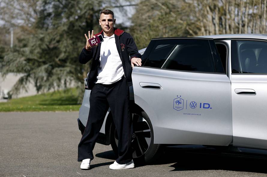 International Friendly - France Training