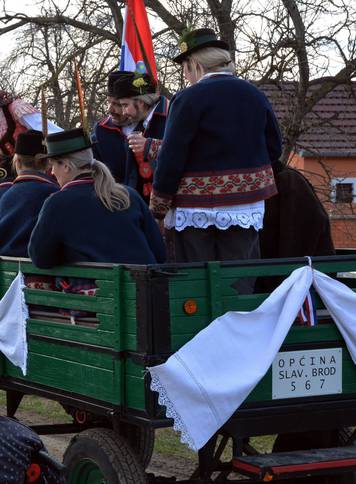 Donja Bebrina: Bebrinski karneval jedna je od najveselijih karnevalskih manifestacija u Slavoniji