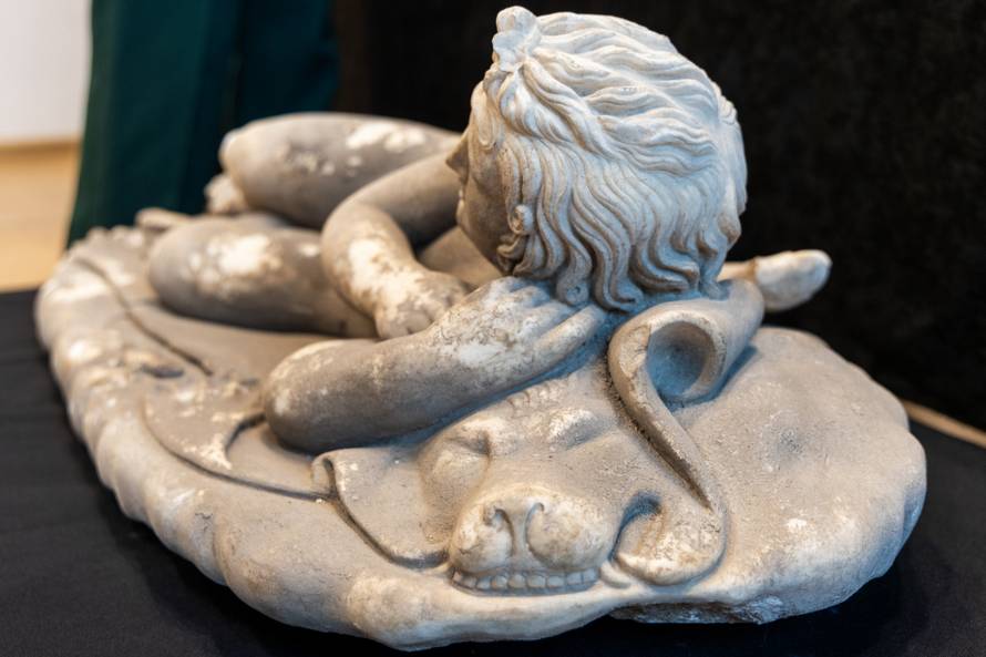 Pula: Predstavljen nedavno poronađen "Usnuli Kupid"