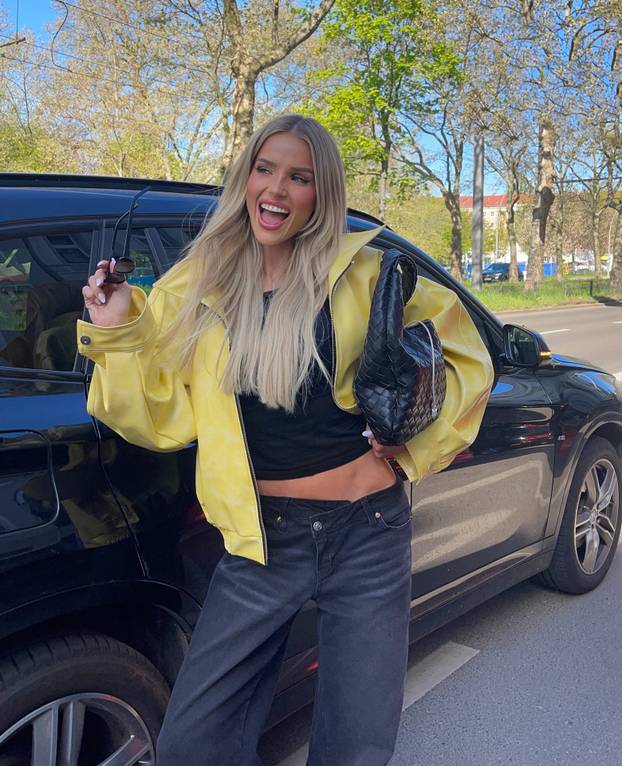 FOTO Dias nedavno prekinuo, a manekenka je sada objavila selfie iz kreveta njegove bivše