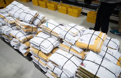 Varaždin: DORH optužio poštara koji je bacao pakete po šumi