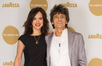 Stigli blizanci: Ronnie Wood (68) i supruga dočekali prinove