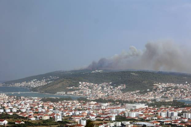 Udar groma izazvao požar na vrhu Čiova