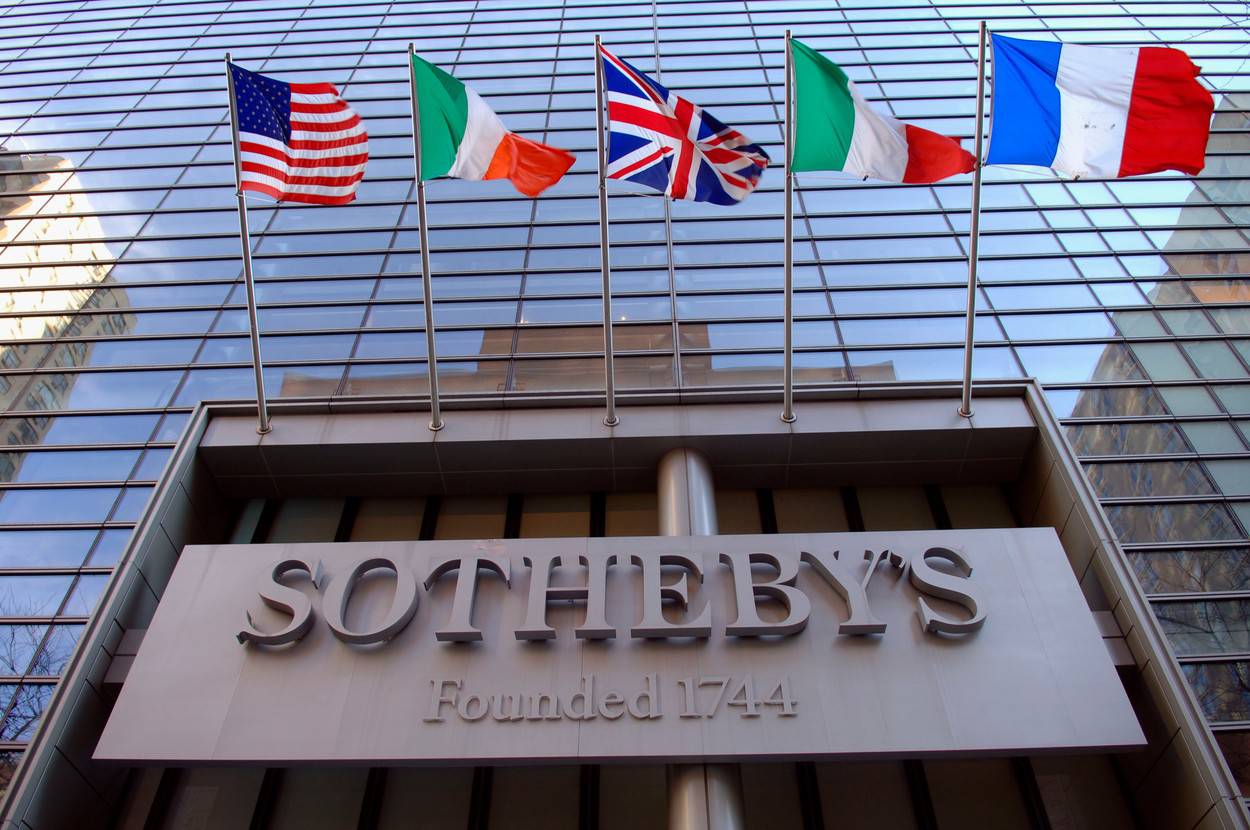 NY: SothebyŐs Auction House sold