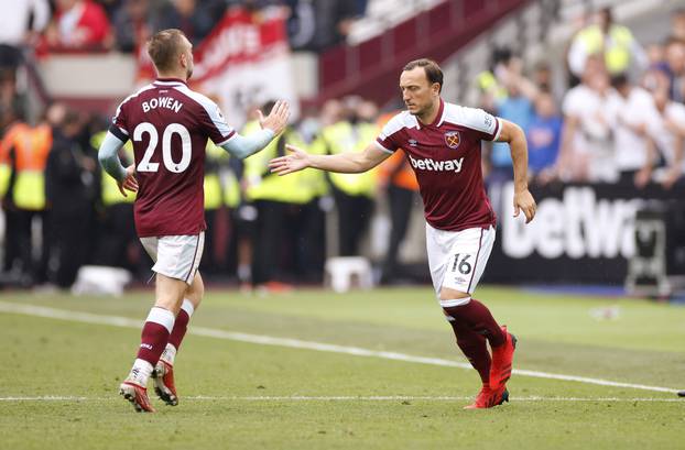 Premier League - West Ham United v Manchester United