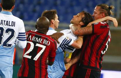 Lazio srušio Milan u nastavku, Mexes se tukao i dobio crveni