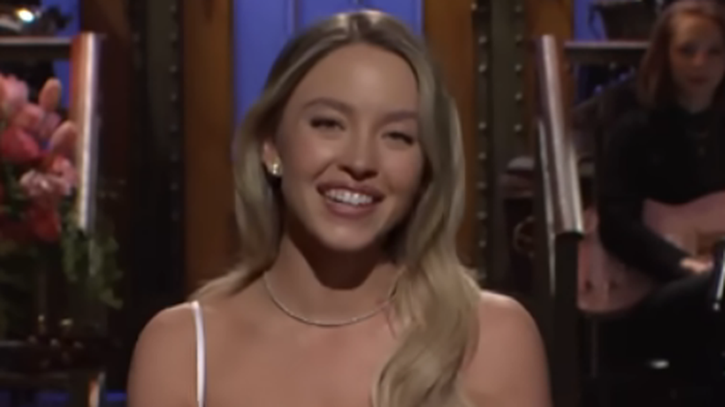 Sydney Sweeney bila u SNL-u pa sve nasmijala: 'Moj zaručnik me došao podržati... Pa to nije on!'