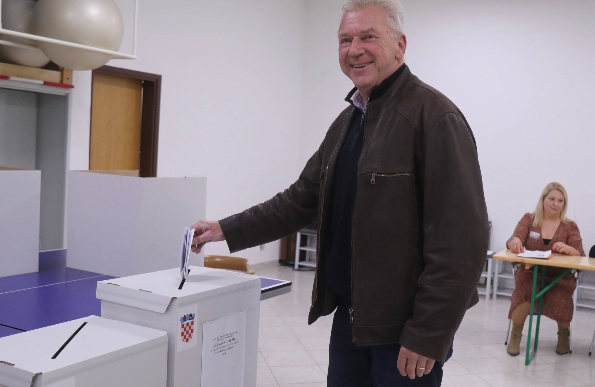 Split: Ranko Ostojić glasovao na parlamentarnim izborima