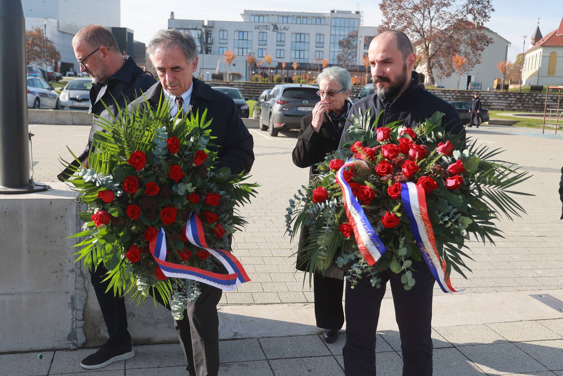 Vukovar: Predstavnici srpskih organizacija odali su počast ubijenima u Vukovaru 1991. godine i na Ovčari