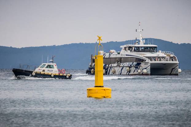 Split: Brojni mornari s broda USS Geral R. Ford iskrcali se u Split te otišli u grad