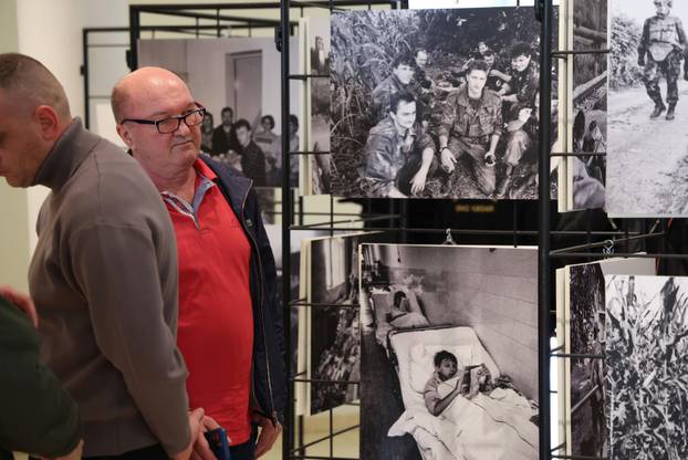 Vukovar: Otvorenje multimedijalne izložbe ratne fotografije "Vukovar 91"