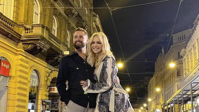 Cvek u videu poljubio Rozgu: 'Kad predivna Jelena kaže dođi, ti dođeš i grliš je dok možeš'
