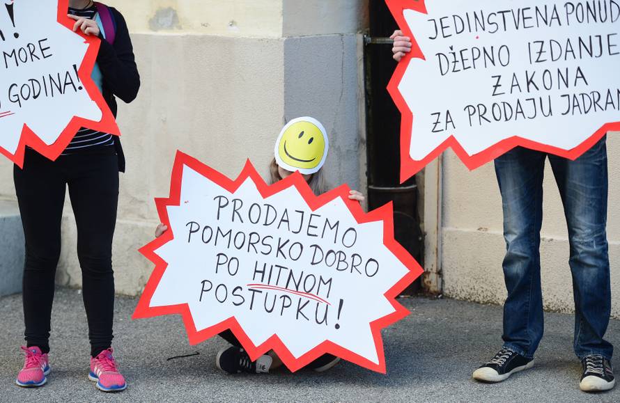 'Prodajemo pomorsko dobro na 99 godina po hitnom postupku'