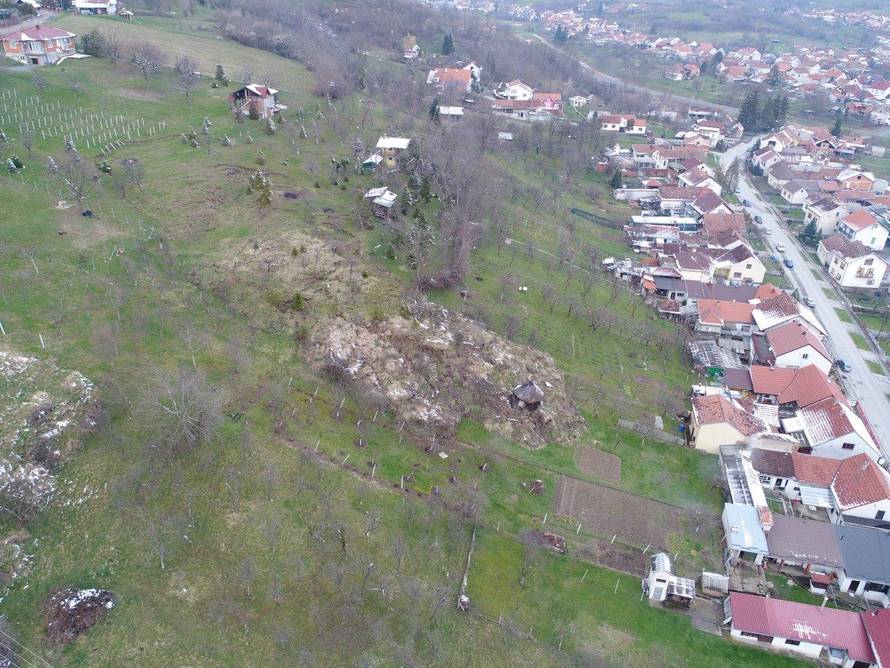 Klizište je uništilo kuću: 'Može krenuti na nas, u strahu smo...'