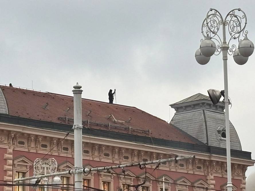 Ispunjeni Trg dočekao brončane junake, slavili su uz Thompsona