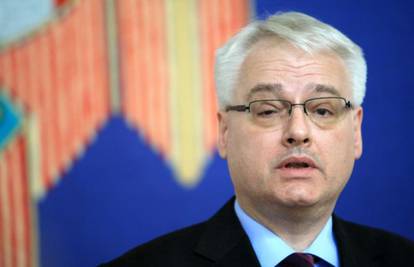 Obami su na pobjedi čestitali Ivo Josipović, E. unija i NATO