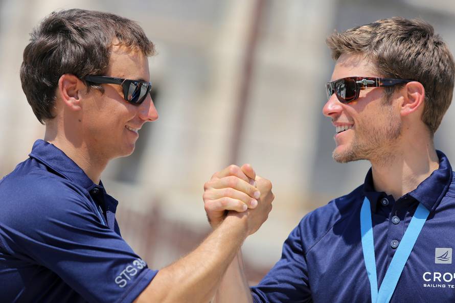 Jedriličarsko slavlje: Prijatelji u klubu prate plov za medalje