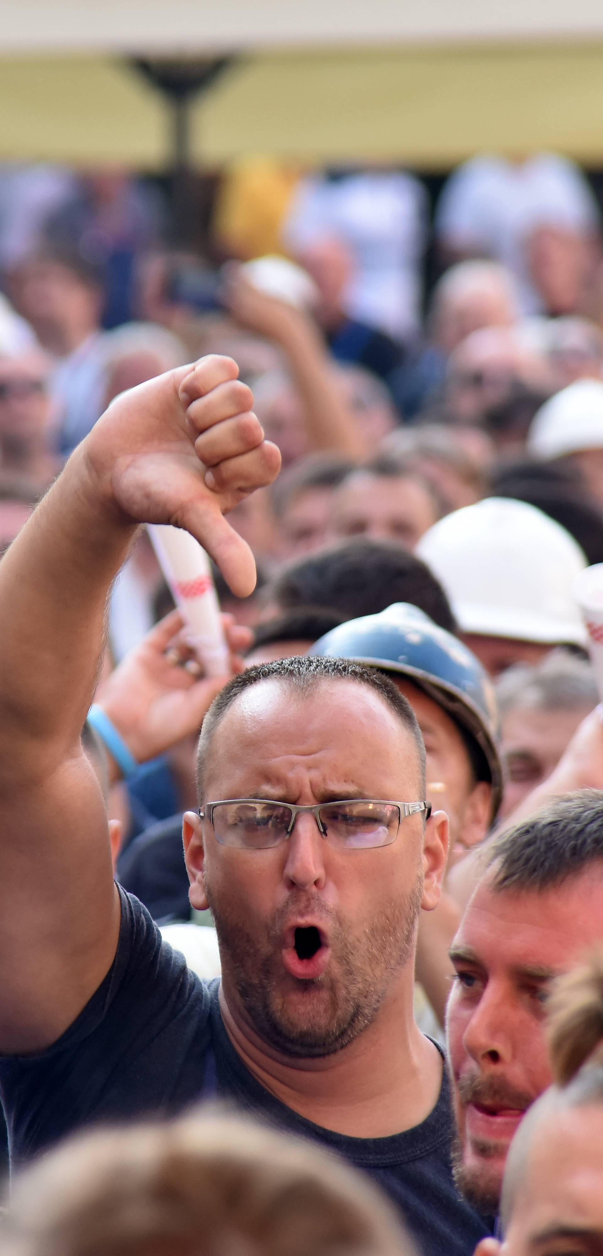 Pula: Radnici Uljanika nastavili Å¡trajk i zahtjevaju ostavku Uprave