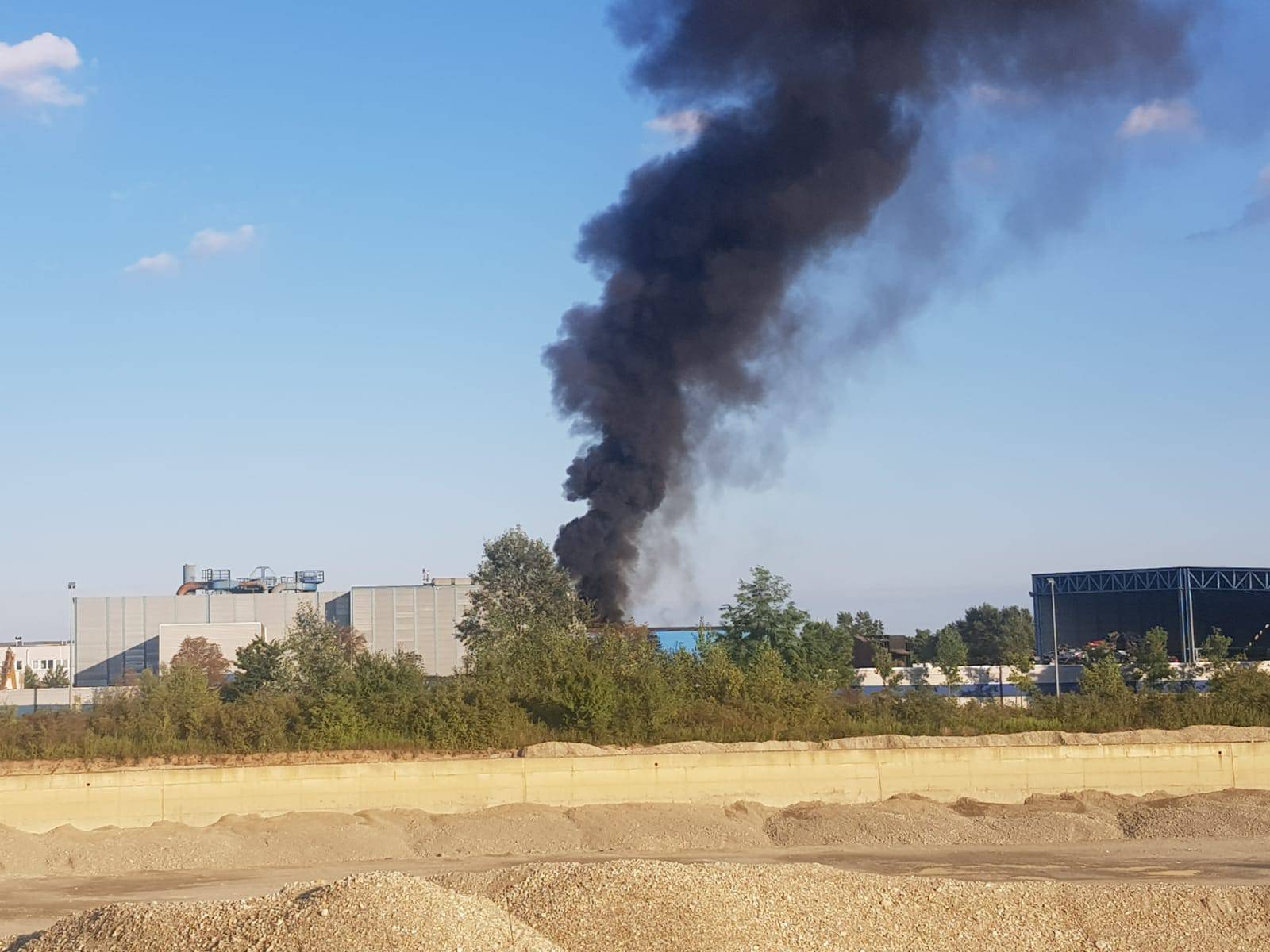 Opet gori Cios, radnici prigušili vatru: Požar je pod kontrolom