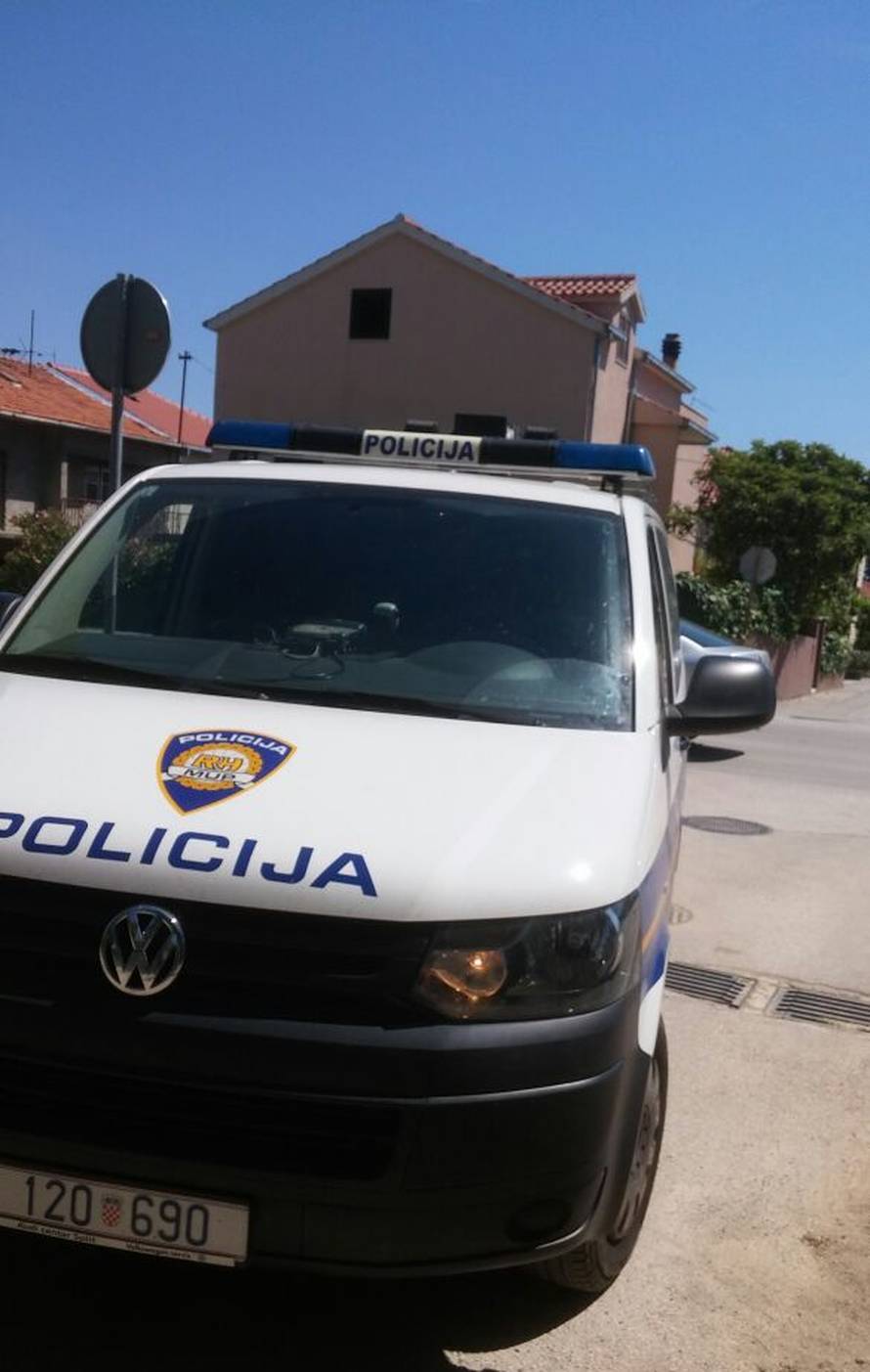 Autom naletio na mladi bračni par u Zaboku: Svi su u bolnici