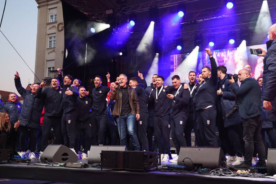 Zagreb: Marko Perković Thompson nastupio na svečanom dočeku hrvatske rukometne reprezentacije