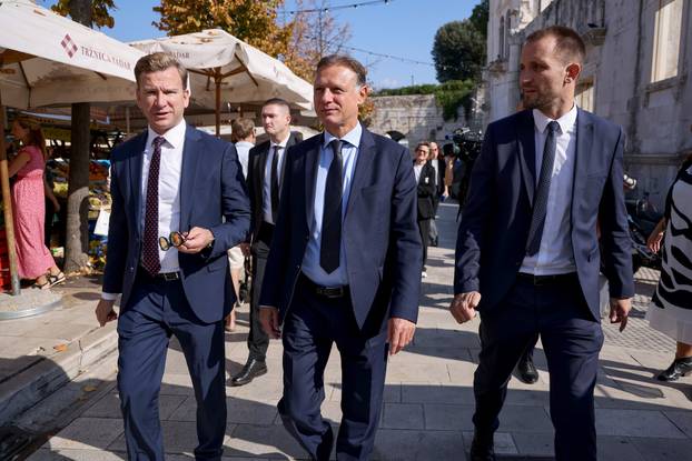 Zadar: Predsjednik Hrvatskog sabora Gordan Jandroković obišao je manifestaciju pod nazivom „Pijat na Pijaci“ 