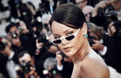 Rihanna obožavatelju izliječila slomljeno srce: Uživaj biti sam