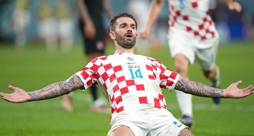 THE CANADIAN PRESS 2022-11-27