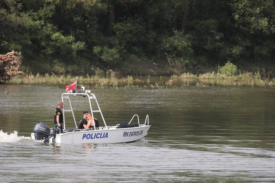 Dječaka (8) traže brojne službe, akciju otežava nabujala Drava