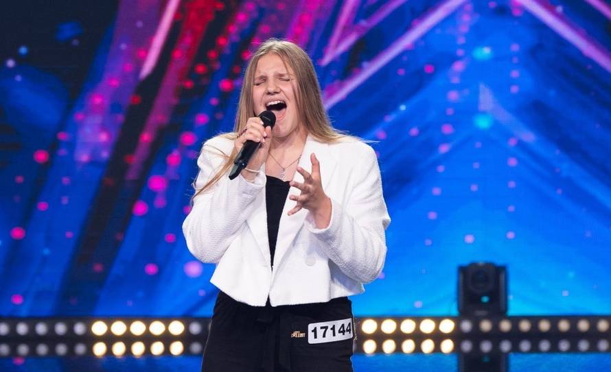 Završila je druga epizoda showa 'Supertalent': Emina i njezina lutka su osvojile zlatni gumb!