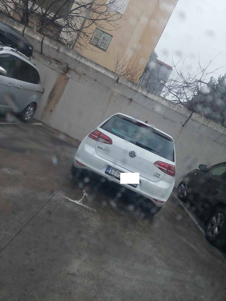 Što reći... koju posluku porati? Pogledajte bisera iz Zagreba i kako je parkirao svoj BMW...