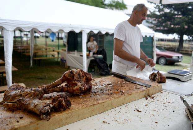 Sinj: Okupljanje ljudi u Sinju uoči 310. Sinjske alke