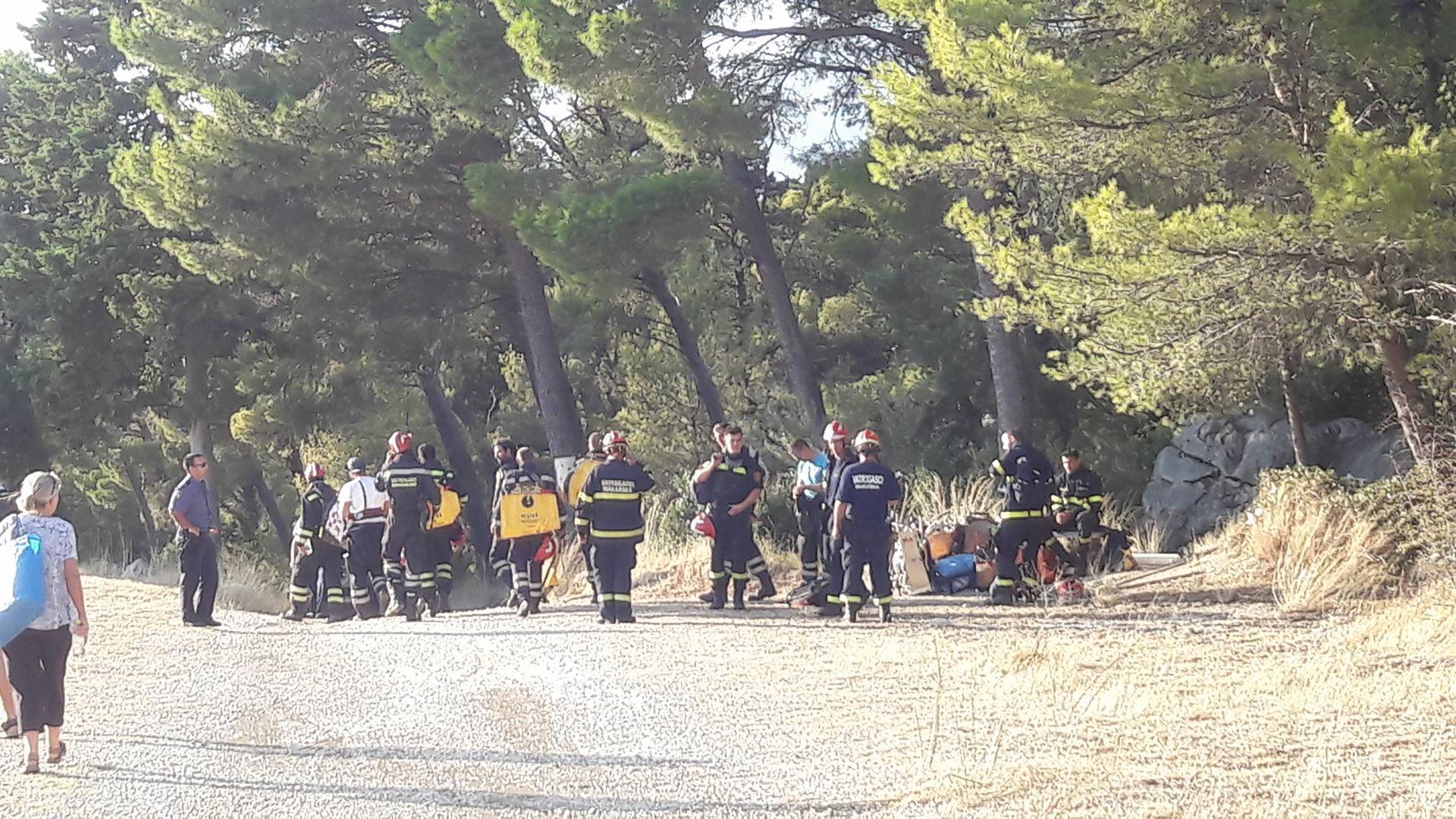 Kod Knina buknuo novi požar: Vatra guta šumu na Biokovu