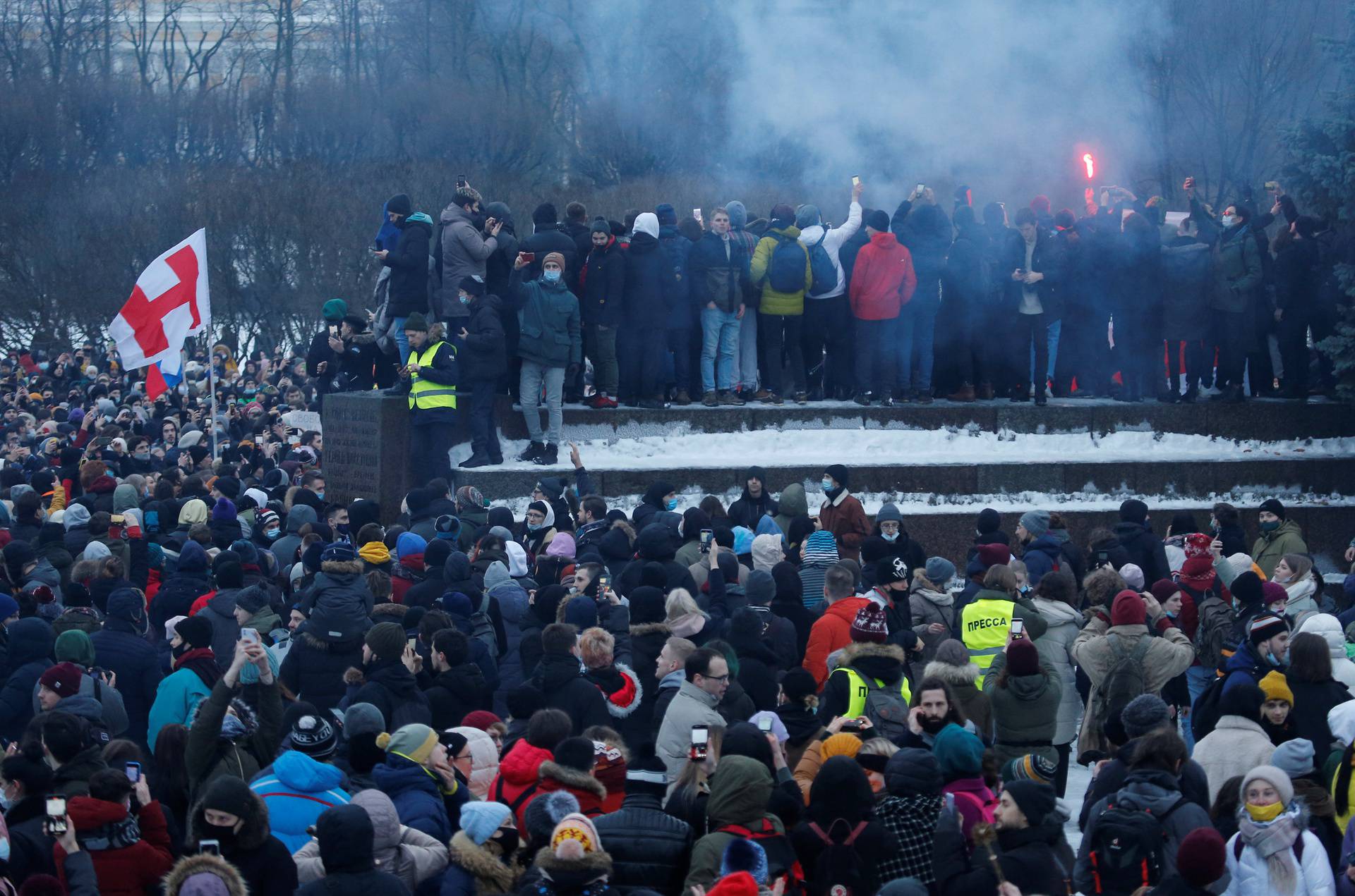 Navalny supporters protest his arrest in Saint Petersburg