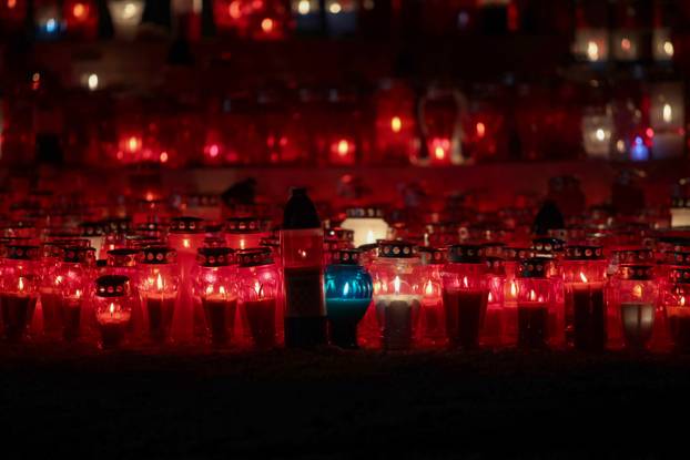 Zadar: Večernji pogled na Gradsko groblje na blagdan Svih svetih