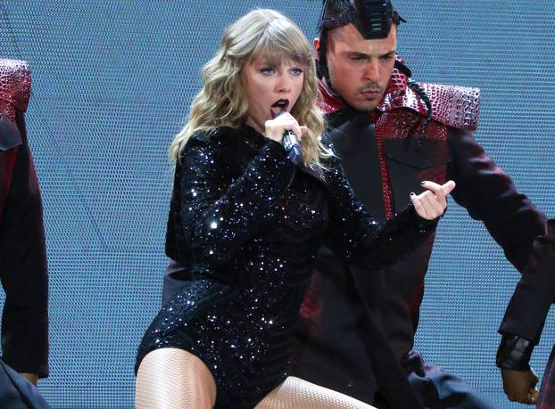 Taylor Swift in concert - New Jersey