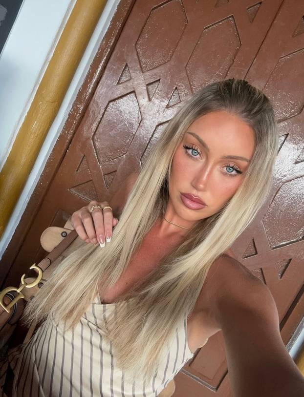 FOTO Zaludile internet! Majka i kći izgledaju identično, svi su uvjereni da su blizanke...