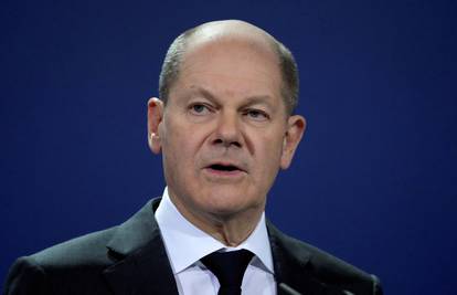 Scholz: Zajamčili smo daljnju vojnu pomoć Ukrajini, treba ju što brže opskrbiti streljivom