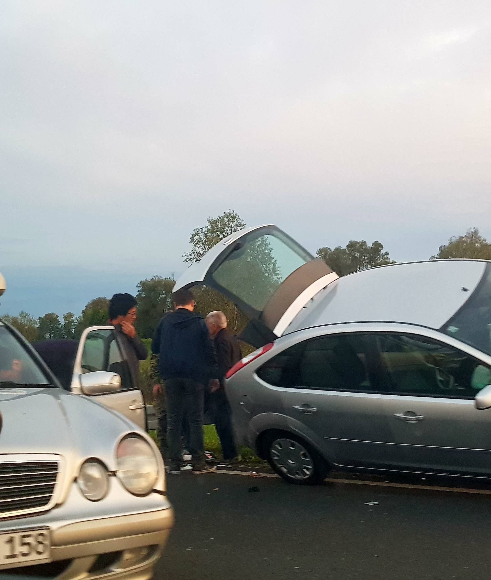 Sudar kod Westgatea: Od siline udarca auto završio na braniku