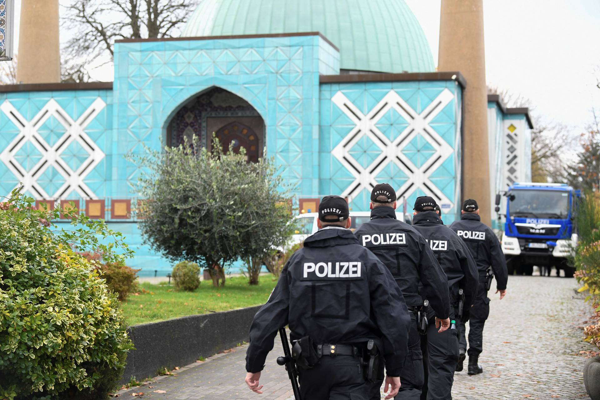 German interior ministry conducts searches of Islamic centers